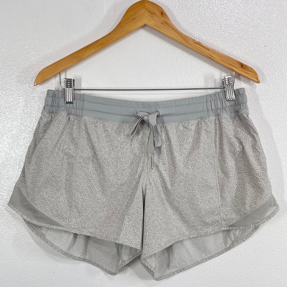 Lululemon Hotty Hot Lined Running Shorts Gray White Ditsy Daisy Print Size 12